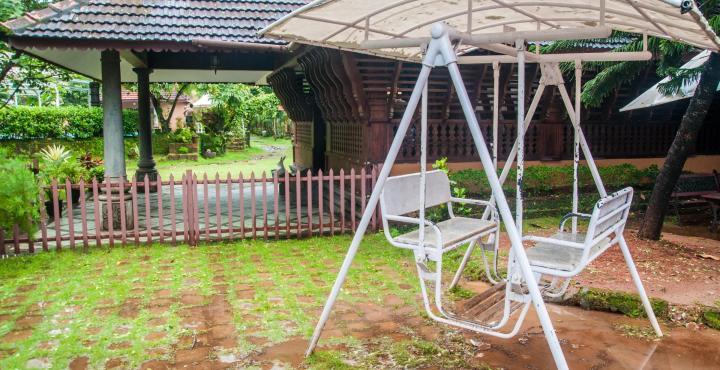 Pagoda Resorts Alappuzha Buitenkant foto